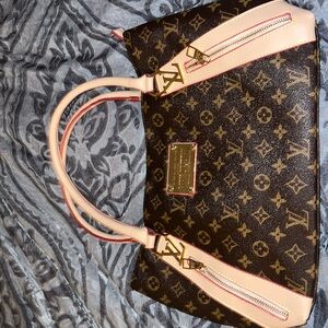 Modeling Copy Louis Vuitton Bag safety theft carrying bag.